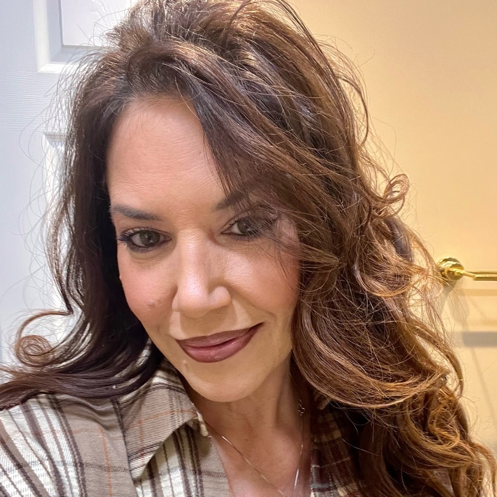 CLOSET CLEAROUT going on now!! Check out my closet and super low prices😊🌸